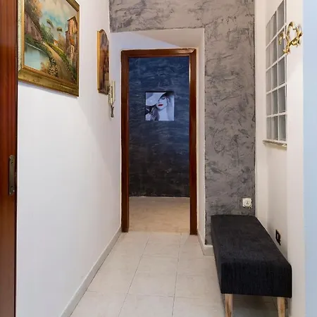 Cavourcolosseumapartment דירה *