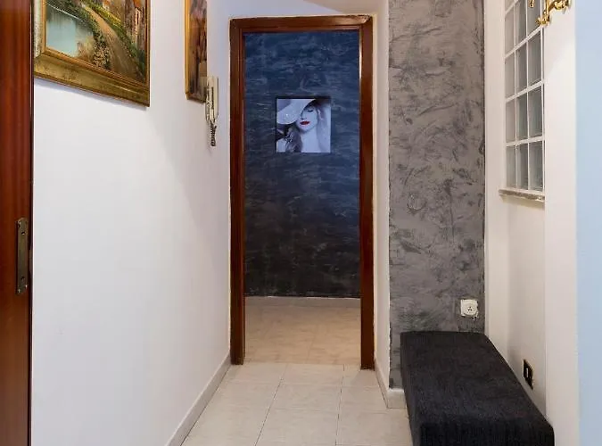 Cavourcolosseumapartment דירה *